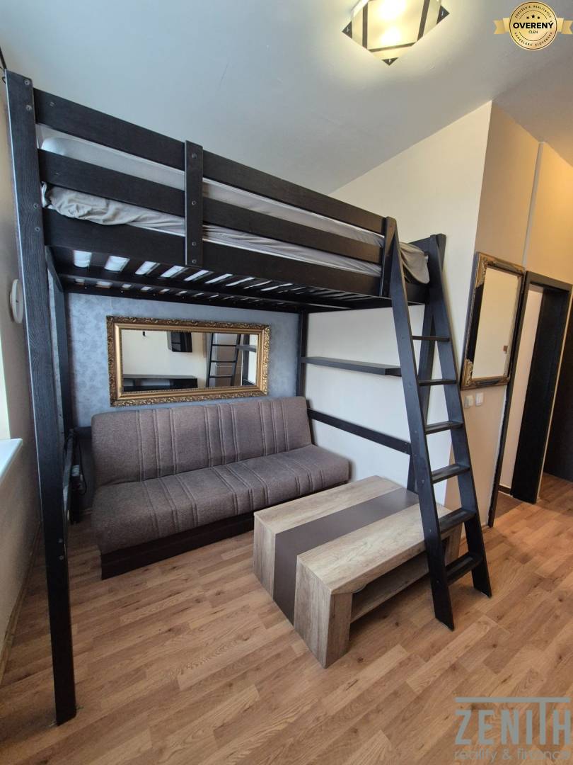 Kaufen Garconniere, Garconniere, Hlavná, Senec, Slowakei