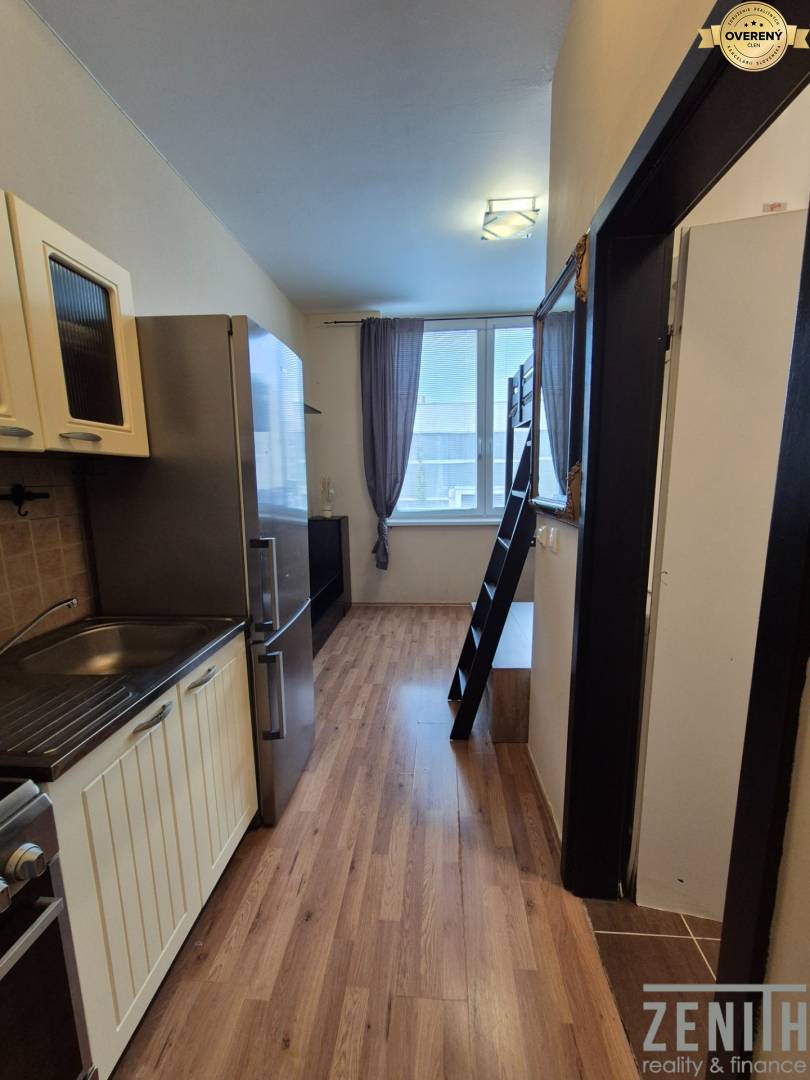 Kaufen Garconniere, Garconniere, Hlavná, Senec, Slowakei