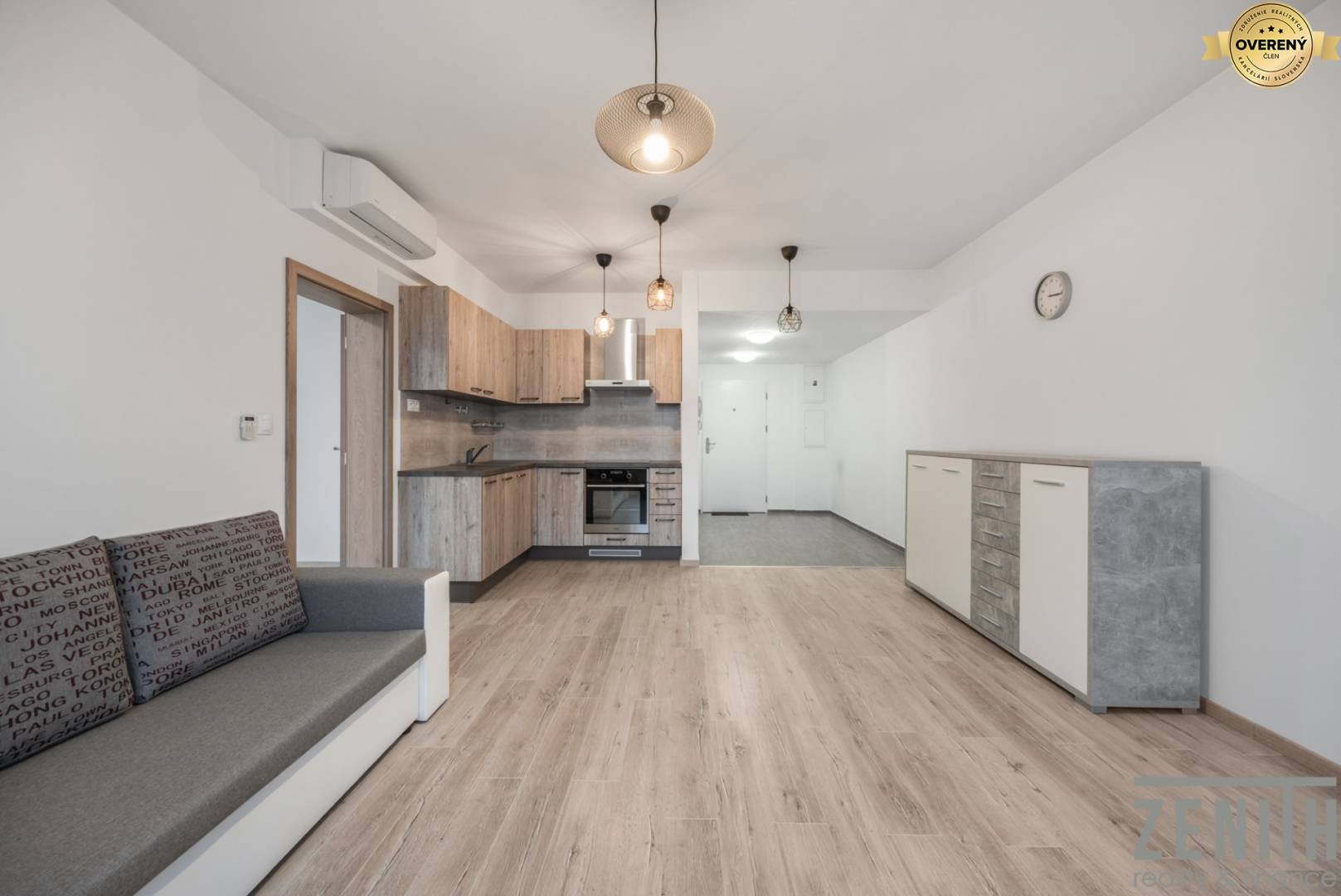 Kaufen 2-Zimmer-Wohnung, 2-Zimmer-Wohnung, Jarabinková, Bratislava - R