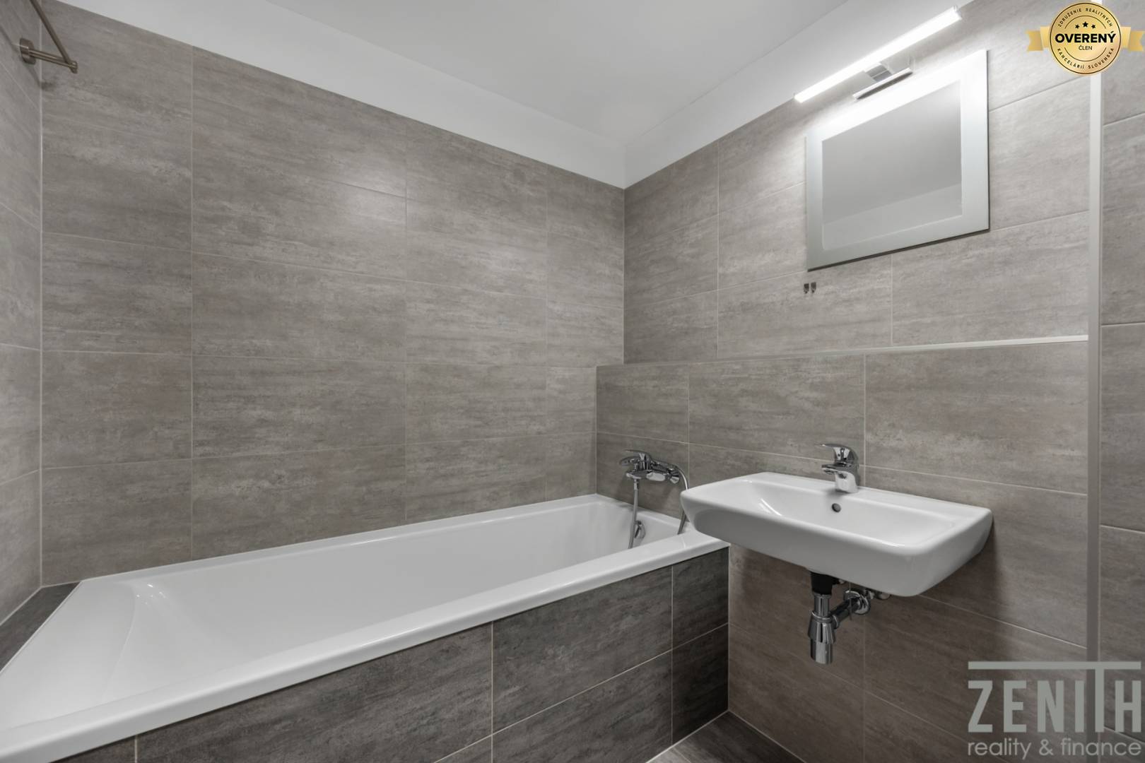 Kaufen 2-Zimmer-Wohnung, 2-Zimmer-Wohnung, Jarabinková, Bratislava - R