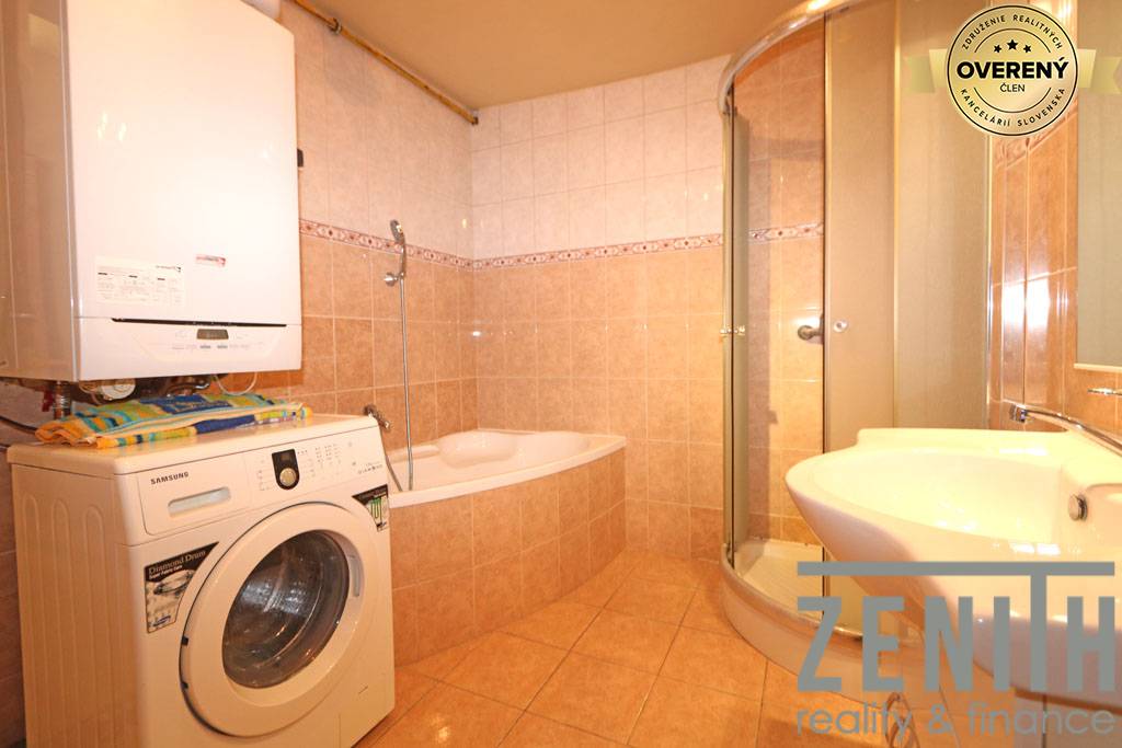 Kaufen Einfamilienhaus, Einfamilienhaus, Školská, Dunajská Streda, Slo