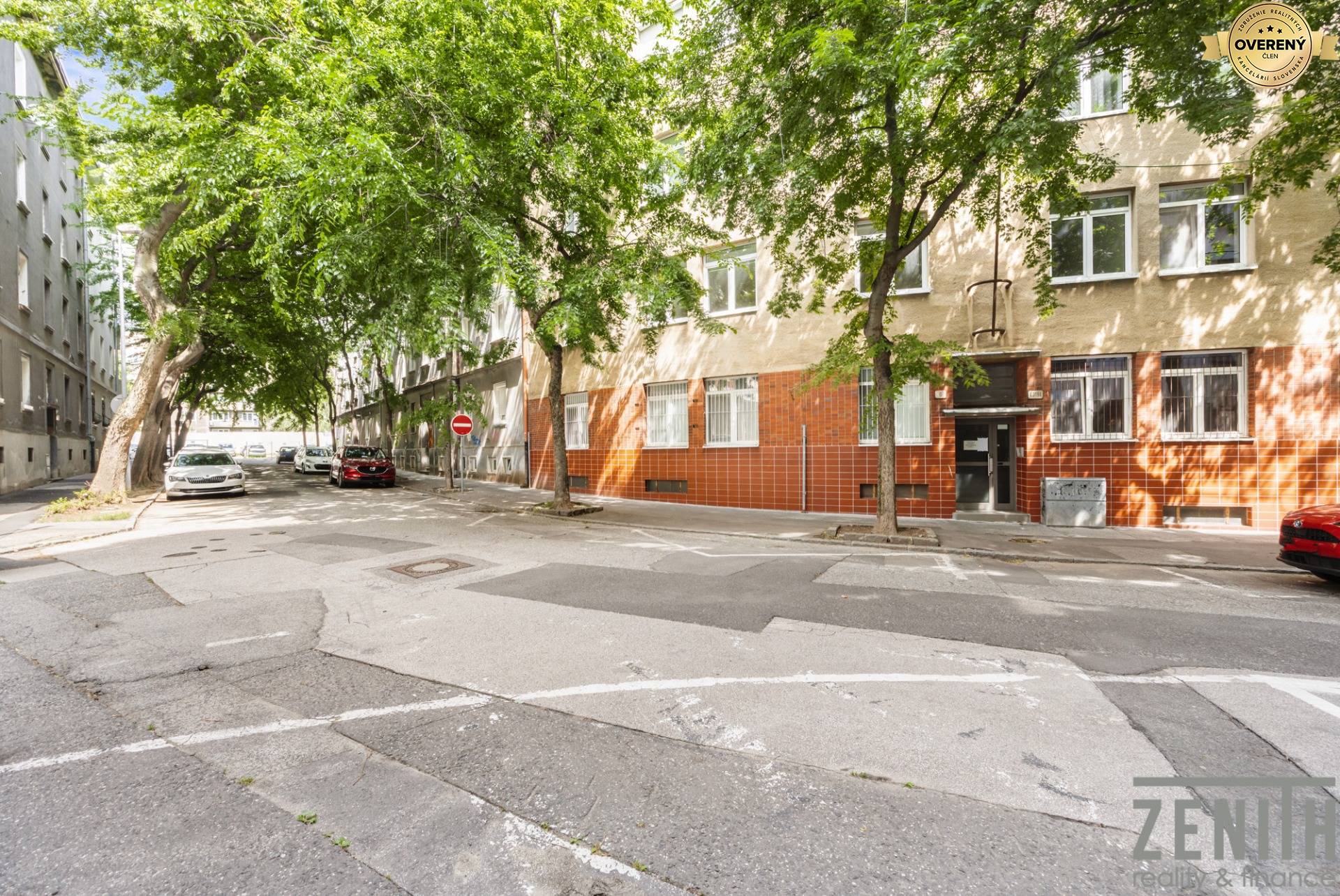 Kaufen 4-Zimmer-Wohnung, 4-Zimmer-Wohnung, Murgašova, Bratislava - Sta