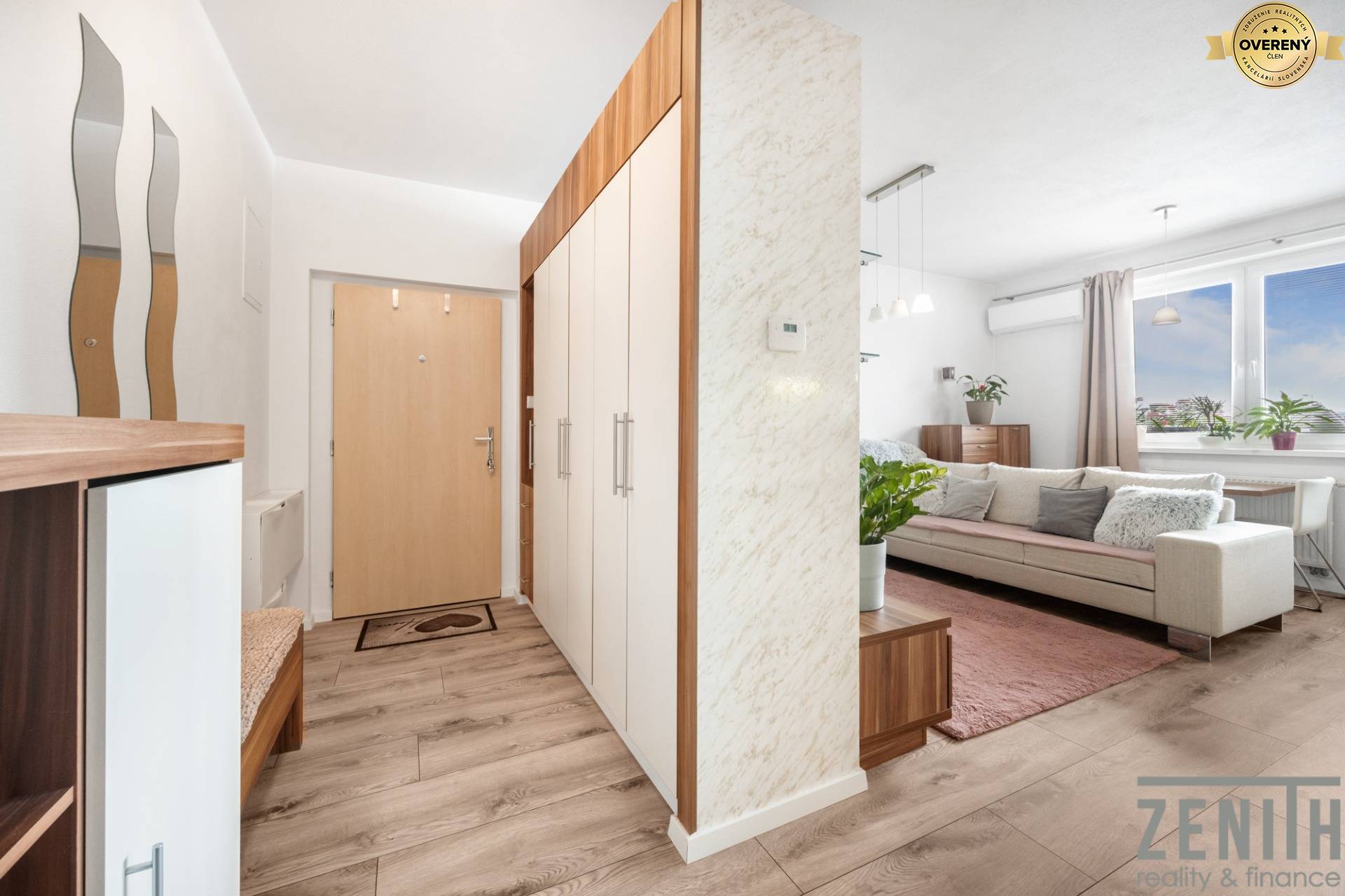 Kaufen 2-Zimmer-Wohnung, 2-Zimmer-Wohnung, M.R. Štefánika, Senec, Slow