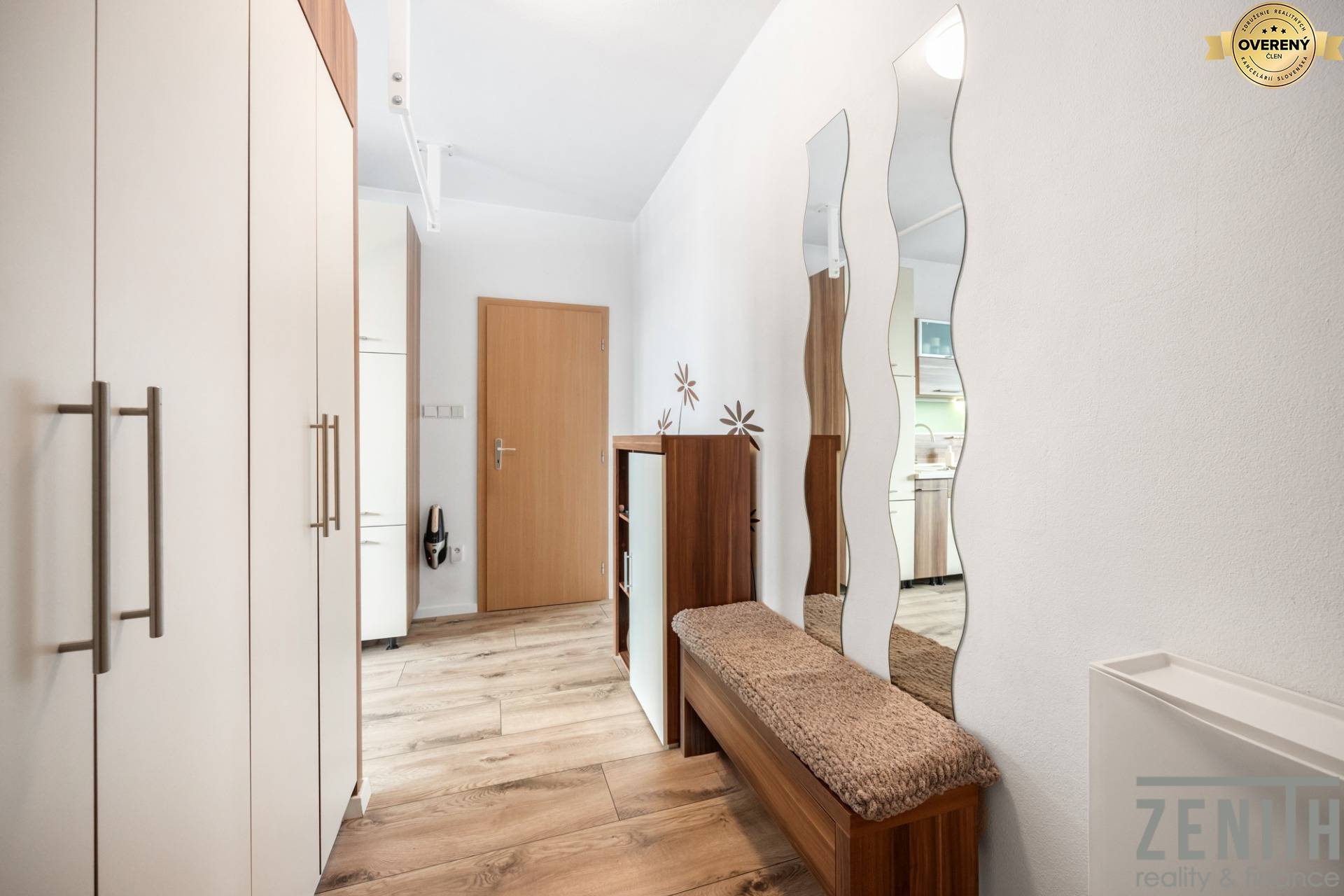 Kaufen 2-Zimmer-Wohnung, 2-Zimmer-Wohnung, M.R. Štefánika, Senec, Slow