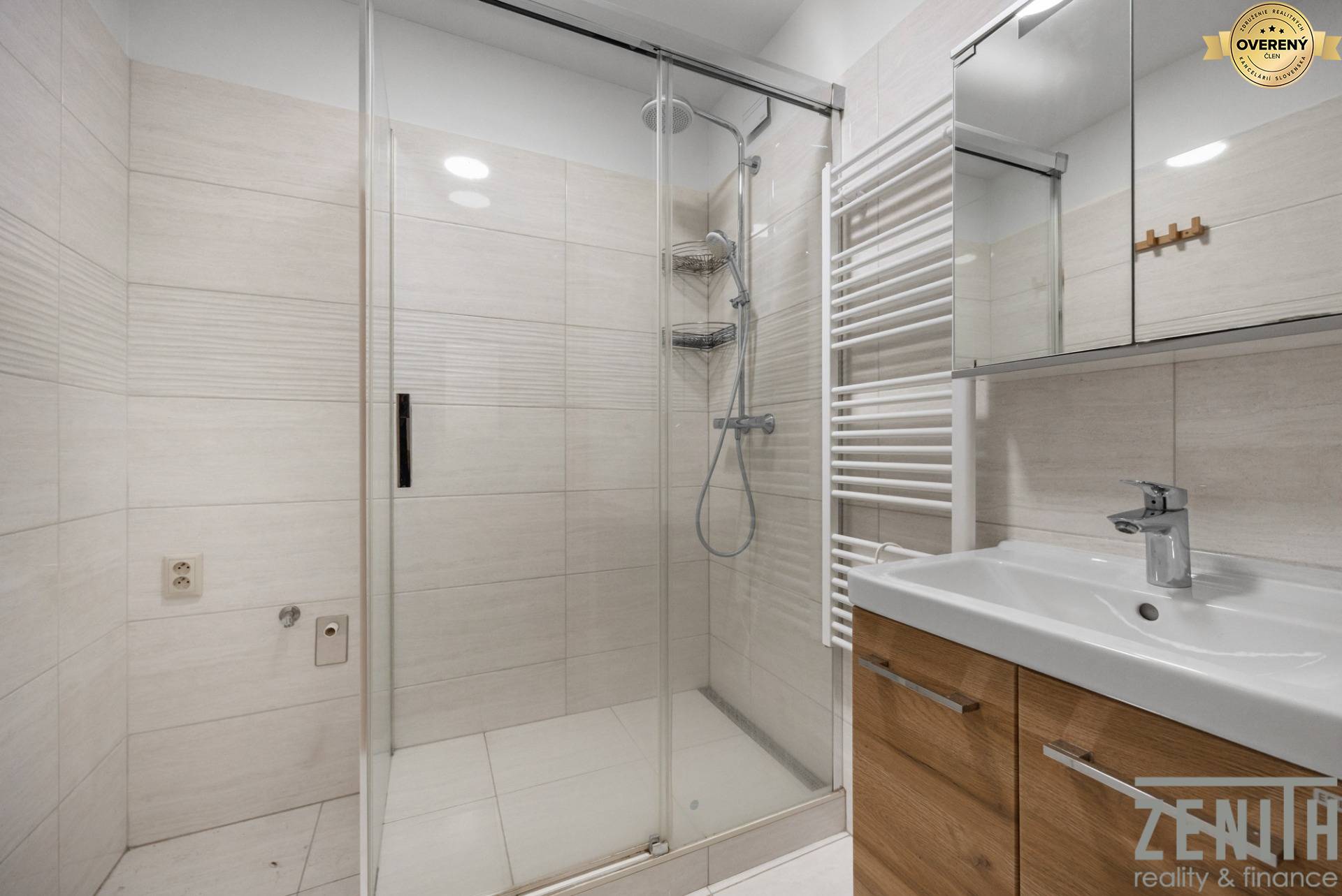 Kaufen 3-Zimmer-Wohnung, 3-Zimmer-Wohnung, Hálova, Bratislava - Petrža