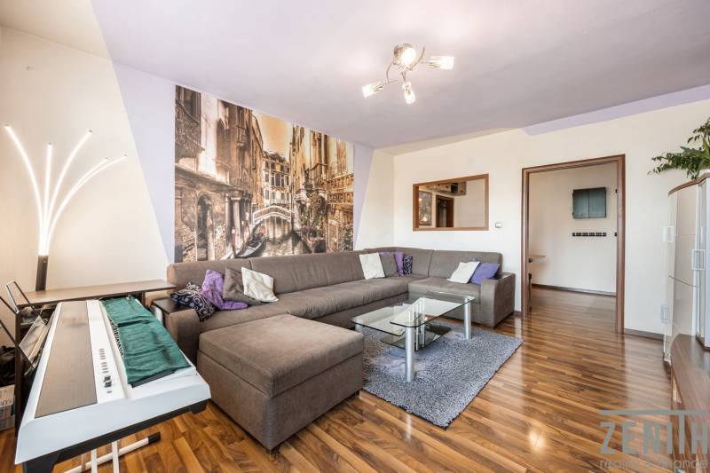 Kaufen 3-Zimmer-Wohnung, 3-Zimmer-Wohnung, Jasovská, Bratislava - Petr